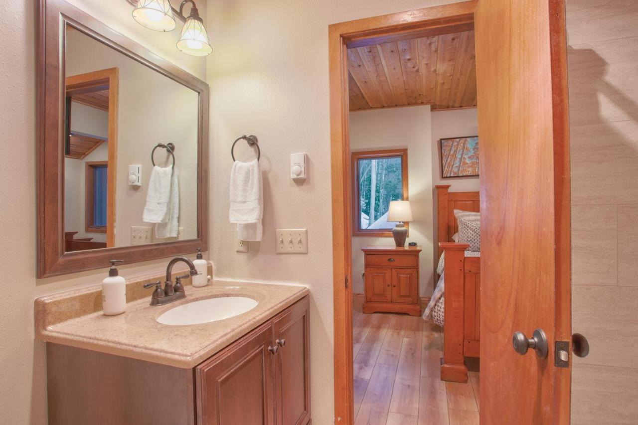 Aspencliffe Home - Peaceful - Spacious - Hot Tub Blue River Exterior photo